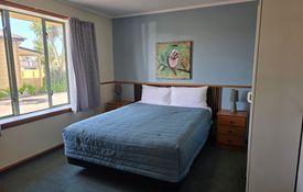 Queen bedroom