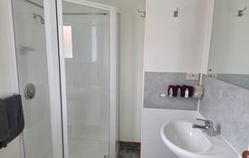 Upstairs ensuite